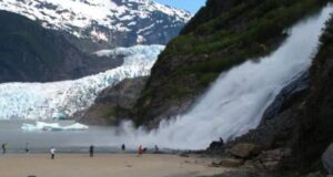 Alerta en Juneau, Alaska por derretimiento de glaciar