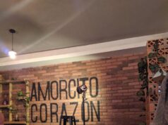 Sujetos armados asaltan restaurante Amorcito Corazón en Puebla.